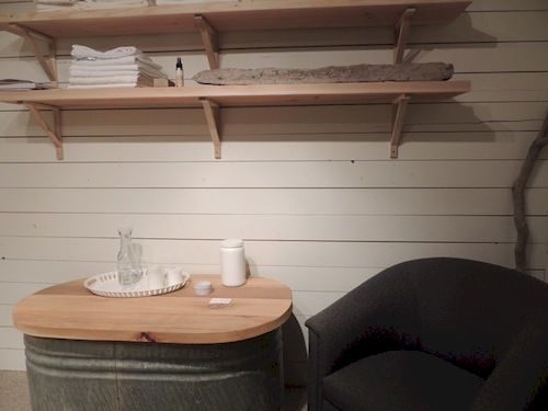 Stork Nest Inn Смитерс Экстерьер фото